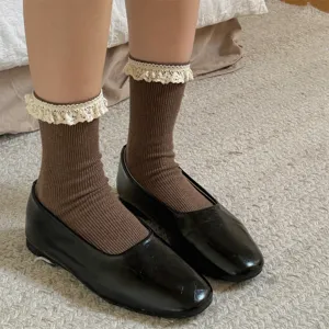 Chaussettes mi-hautes à volants en dentelle pour femmes, chaussettes côtelées marron mignonnes.