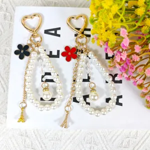 Kreativer Perlen Perlen Taschenanhänger Süße Blume Eiffelturm Anhänger Rucksack Geldbörse Zubehör Handkette Schlüsselanhänger Schmuck Geschenk