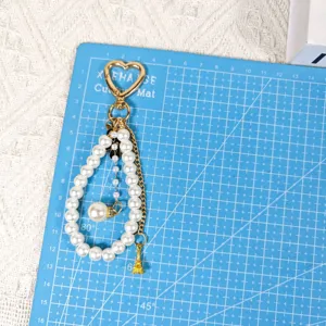 Perlen Schlüsselanhänger Anhänger mit Eiffelturm, süßes Taschenaccessoire für Damen.