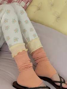 Korean style color-blocked lettuce edge leg warmers and stirrup socks detail, spring summer wear.