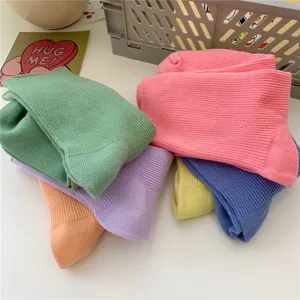 Detailansicht von Damen Herbst dünne feine Streife Baumwolle einfarbig Slouch Socken Set.