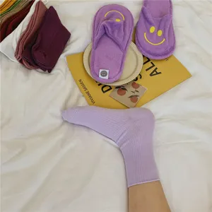 Einfarbige gerippte Damensocken aus weicher Baumwolle, bequeme lässige Alltagsstrümpfe.
