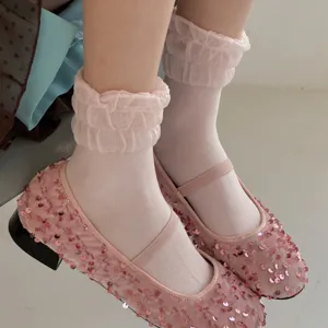 Süße Damensocken mit niedlichen Rüschen und atmungsaktivem, einfarbigem Design für Frühling Sommer.
