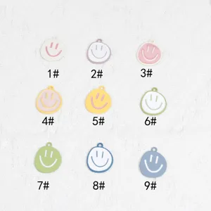 Niedliche Legierung lackiertes Smiley Gesicht Anhänger DIY Schmuck Zubehör für handgemachte Kette.