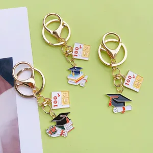 Graduation keychain metal backpack pendant school season gift full marks design alloy material 1pc