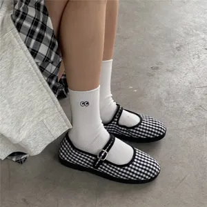 Chaussettes en coton mignonnes pour femmes avec broderie petits yeux, style quotidien.