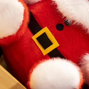 Weihnachtsmann Plüschtier Detailaufnahme roter Samt weiße Pelzkante Weihnachtsdeko cute