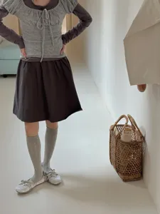 Classic grey knee high socks paired with casual daily outfit, comfortable and breathable.