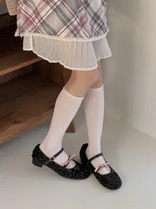 Basic white calf socks with vertical stripes, thin and breathable combed cotton for women.