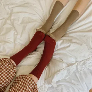 Behagliche Damen Rippen-Stapelsocken mit modischem Lagen-Design fur die Herbstsaison.