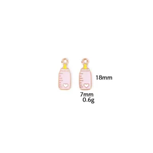 Ciondolo biberon smalto rosa, accessorio gioielli DIY in lega di zinco per collana e braccialetto.