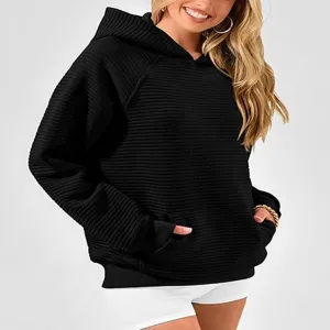 Sweat à capuche noir côtelé pour femme avec poche avant sweatshirt décontracté manches longues.