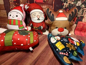 Cartoon Weihnachtsmann Rentier Schneemann Plüschkissen süße festliche Sofakissen Deko