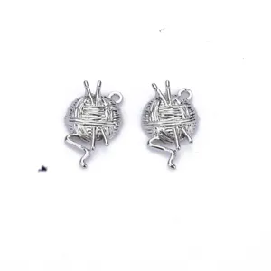 Abalorios de bola de hilo de aleación plateada, colgantes detallados de punto para joyería DIY.