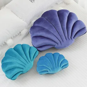 Set di cuscini in peluche a forma di conchiglia in morbido velluto decorativo per casa.