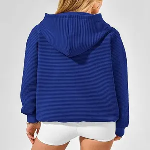 Détail sweat à capuche côtelé bleu roi, sweat décontracté manches longues dos.