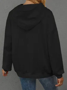 Damen lässiger schwarzer Kapuzenpullover mit 3D-Prägebuchstaben, lockeres Langarmshirt.