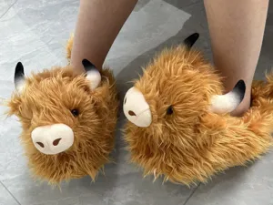 Morbide pantofole in peluche mucca delle Highland da donna, simpatiche scarpe invernali.