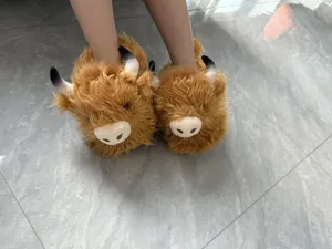 Pantofole morbide mucca Highland da donna, scarpe peluche invernali con suola spessa.