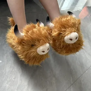 Pantofole pelose in peluche di yak per donna, scarpe invernali calde con simpatiche corna di mucca.