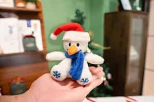 Adorable pendentif peluche bonhomme de neige de Noël, porte-clés sac doux et mignon.