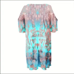 Vista detallada del vestido estampado degradado estilo bohemio, manga corta, corte holgado.