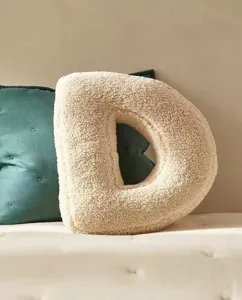 Coussin en forme de lettre D de style nordique, tissu peluche doux, jouet et accessoire de canape.