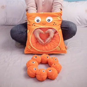 Simpatico cuscino di peluche a forma di snack di formaggio con palline morbide regalo.
