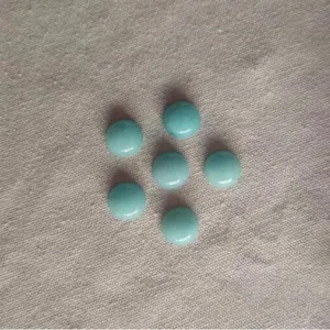 Natürliche hellblaue halbkugelförmige Edelstein-Cabochons für DIY-Ohrringe und Schmuckprojekte