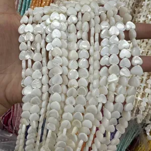 Natural white mother of pearl heart shaped beads for jewelry making and DIY accessories