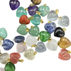 Vielfalt an 16mm Herzanhängern aus Naturstein mit Goldösen für DIY-Schmuckherstellung