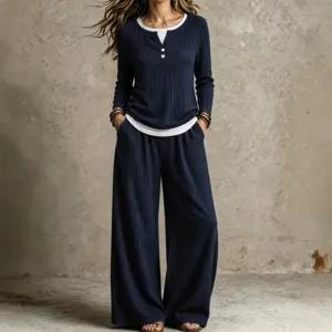 Ensemble confortable automne hiver haut à manches longues côtelé et pantalon large femme.