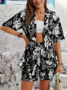 Completo due pezzi da donna con cardigan e pantaloncini stampa foglia tropicale nero e bianco