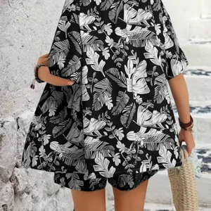 Completo due pezzi da donna con camicia a maniche corte e pantaloncini con stampa a foglie.