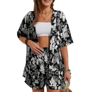 Set due pezzi da donna con cardigan a maniche corte con stampa di foglie tropicali e pantaloncini casual