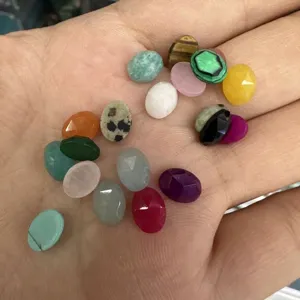 Selezione di cabochon ovali sfaccettati in pietra naturale per la creazione di gioielli