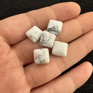 Weiße quadratische Howlith-Stein-Cabochons für DIY-Schmuckherstellung, Detailansicht