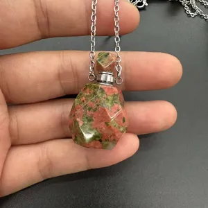 Anhänger für ätherische Öle aus Unakit-Naturstein mit silberner Kette