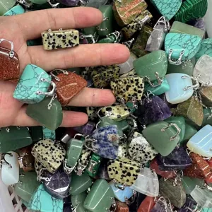 Mini-Handtaschenanhänger aus Naturstein für DIY-Schmuckzubehör Mix