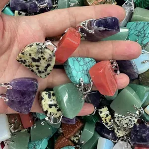 Bunte Handtaschen-Anhänger aus Naturstein für die Herstellung von DIY-Halskettenschmuck