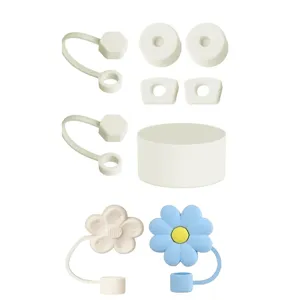 Set di accessori per tazza in silicone con copripaglierina carini e tappi antiribaltamento.