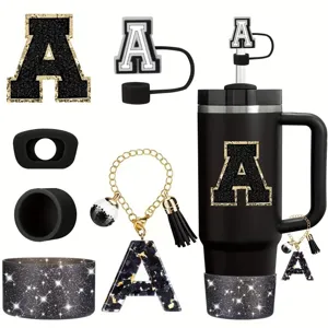 Set di tazza nera con toppa lettera A, copertura per paglia e custodia in silicone.