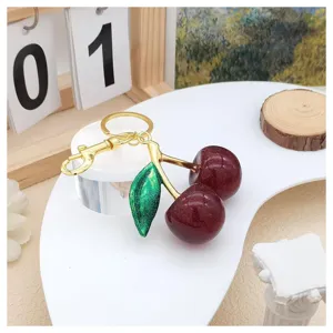 Süßer Kirschen Schlüsselanhänger ästhetischer Taschenanhänger mit Glitzerharz und Gold