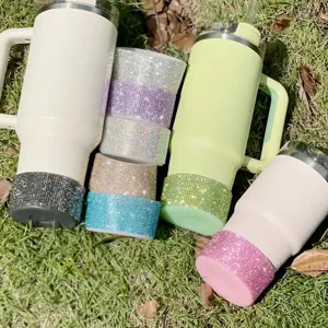 Strass siliconen bekerhoes en antislip beschermhoes voor de bodem van waterflessen.