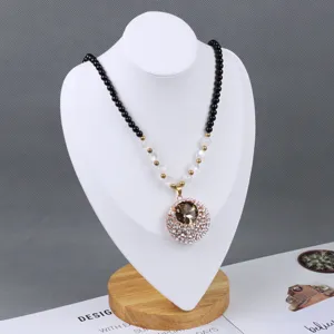 White PU Leather Necklace Display Stand with Wooden Base for Jewelry Showroom Retail