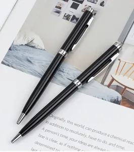 Metalen balpen set, zwarte houder met zilveren accenten voor professioneel kantoor.