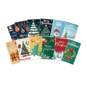 Detailansicht verschiedener weihnachtlicher Notizbücher mit niedlichen festlichen Motiven für den Alltag.