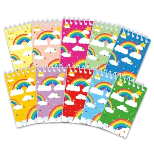 Vista detallada de mini cuadernos de espiral arcoíris, diseño de nube lindo para estudiantes.