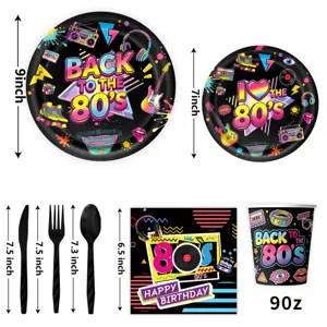 Retro 80er Party Pappteller Becher Servietten und Geschirr Set fuer Dekorationen.