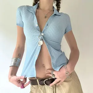 T-shirt court polo rayé bleu et blanc à manches courtes pour femme haut slim élégant.